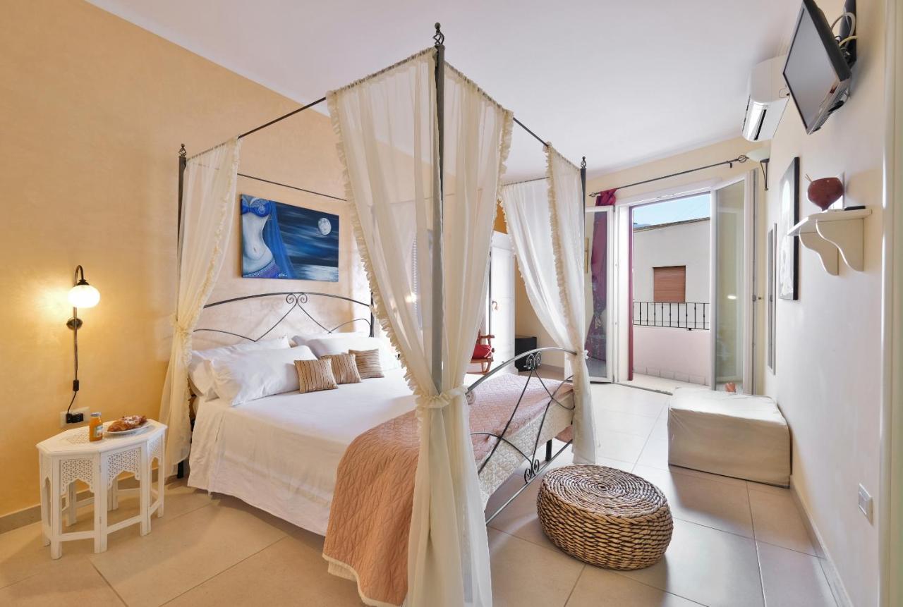 Adua Art Bed & Breakfast Castrignano del Capo Exterior photo