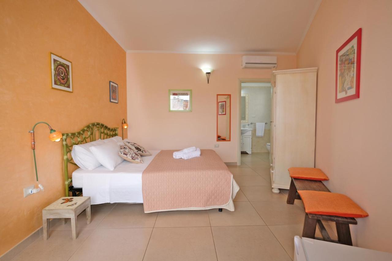 Adua Art Bed & Breakfast Castrignano del Capo Exterior photo