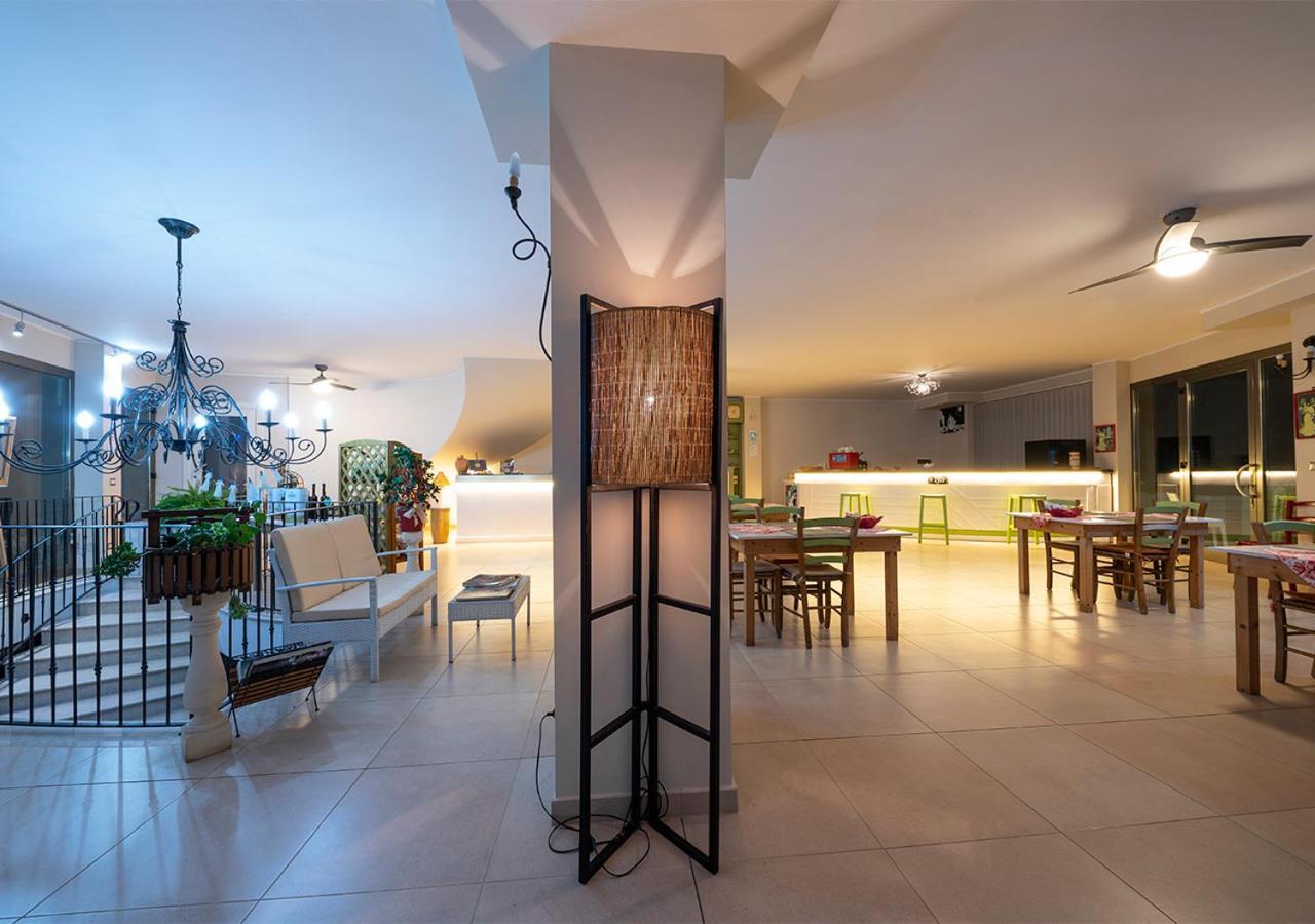 Adua Art Bed & Breakfast Castrignano del Capo Exterior photo